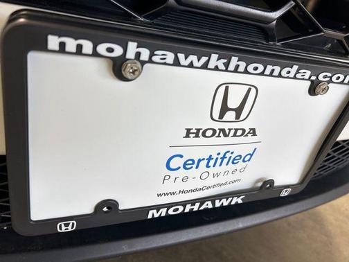 Platinum White Pearl 2023 Honda HR-V LX