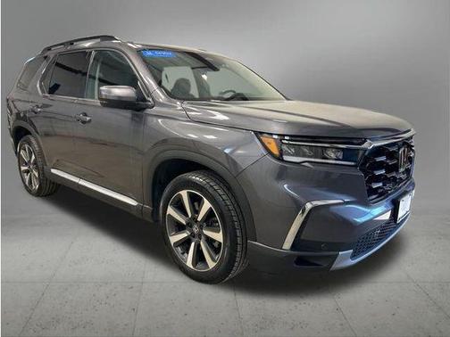 2023 Honda Pilot Touring 8-Passenger