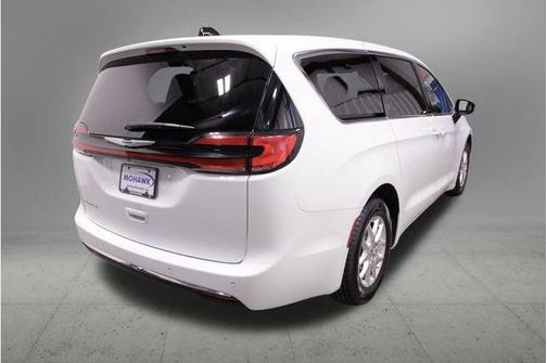 Bright White Clearcoat 2024 Chrysler Pacifica Touring L