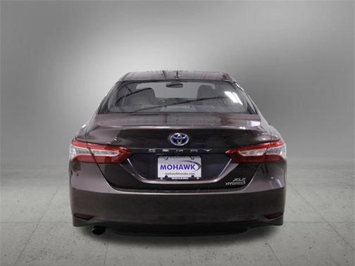 2019 Toyota Camry Hybrid XLE
