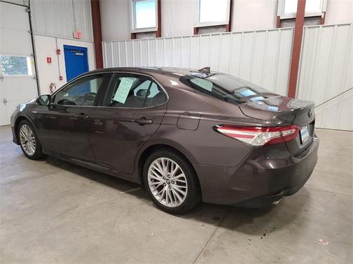 2019 Toyota Camry Hybrid LE
