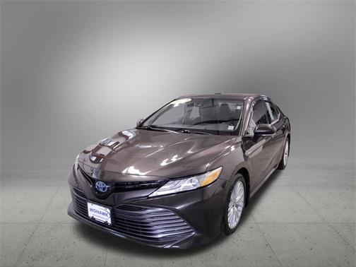 2019 Toyota Camry Hybrid XLE