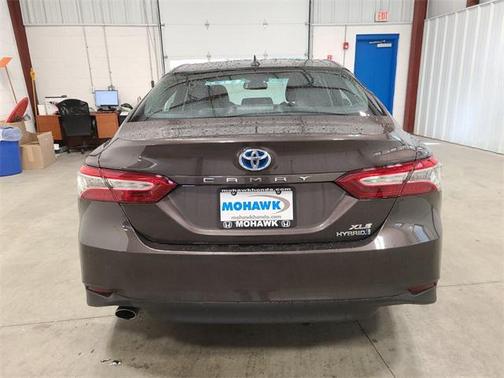 2019 Toyota Camry Hybrid LE
