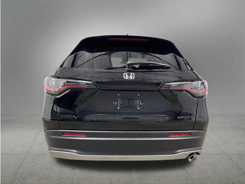 Crystal Black Pearl 2027 Honda HR-V Sport