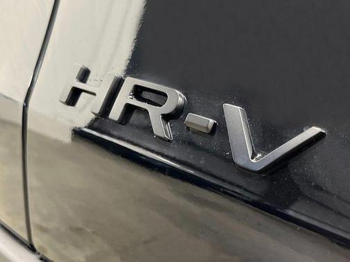 Crystal Black Pearl 2027 Honda HR-V Sport
