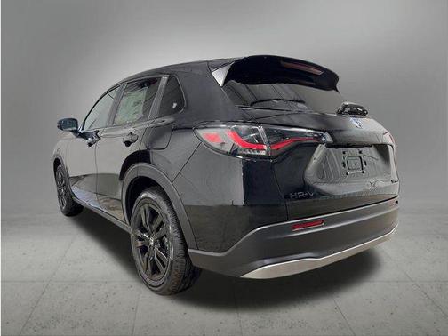 Crystal Black Pearl 2027 Honda HR-V Sport
