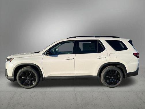 Platinum White Pearl 2026 Honda Pilot Black Edition