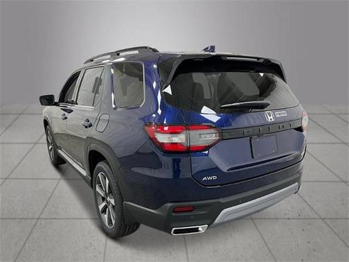 2025 Honda Pilot Touring 8-Passenger