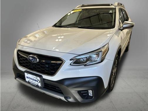 Crystal White Pearl 2021 Subaru Outback Touring XT