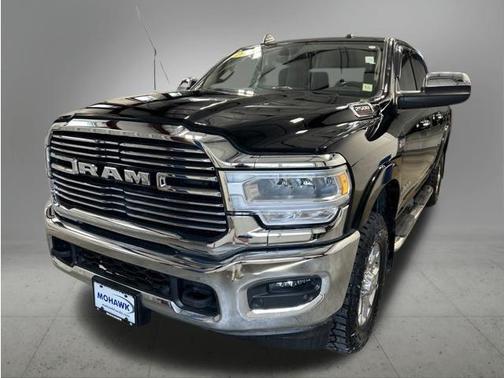 Diamond Black Crystal Pearlcoat 2022 RAM 2500 Laramie Crew Cab 4x4 6'4' Box