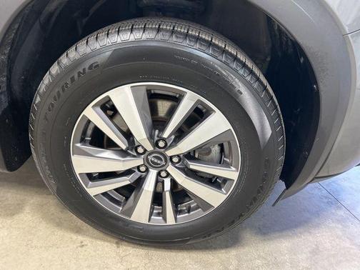 2023 Nissan Pathfinder SL 4WD