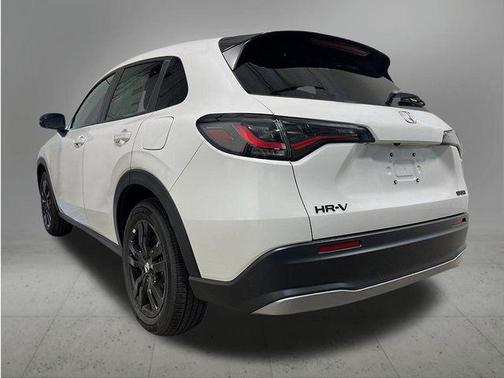 Platinum White Pearl 2027 Honda HR-V Sport