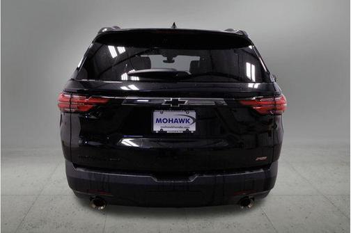 Mosaic Black Metallic 2023 Chevrolet Traverse RS