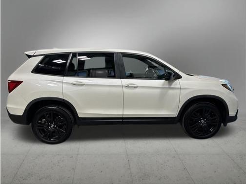 White Diamond Pearl 2019 Honda Passport Sport