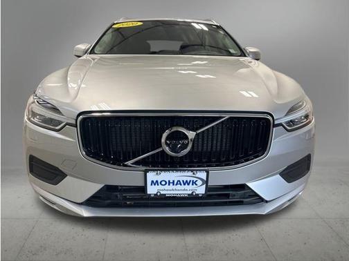 2020 Volvo XC60 T6 Momentum
