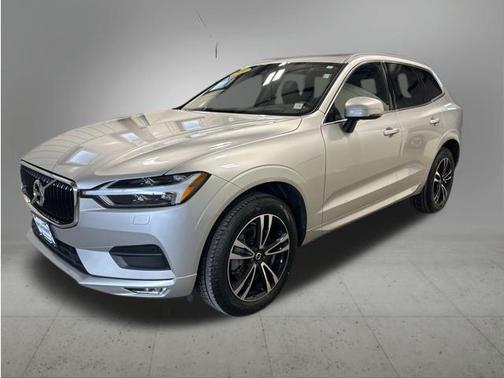 2020 Volvo XC60 T6 Momentum