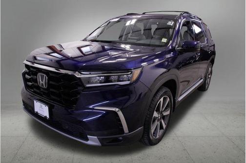 Obsidian Blue Pearl 2024 Honda Pilot Touring 8-Passenger