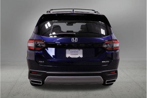 Obsidian Blue Pearl 2024 Honda Pilot Touring 8-Passenger