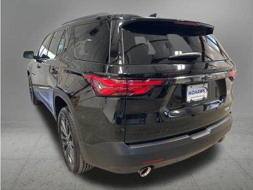 Mosaic Black Metallic 2023 Chevrolet Traverse RS