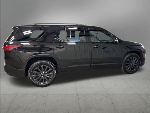 Mosaic Black Metallic 2023 Chevrolet Traverse RS