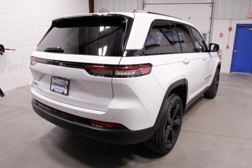 2022 Jeep Grand Cherokee Altitude
