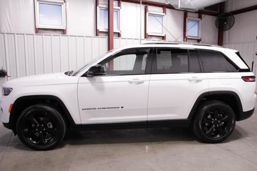 2022 Jeep Grand Cherokee Altitude