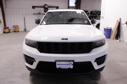 2022 Jeep Grand Cherokee Altitude