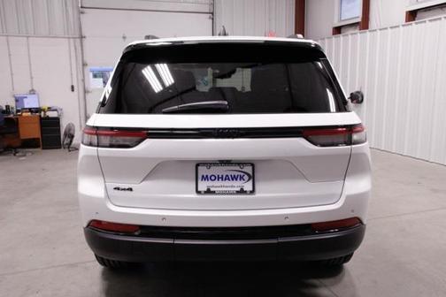 2022 Jeep Grand Cherokee Altitude
