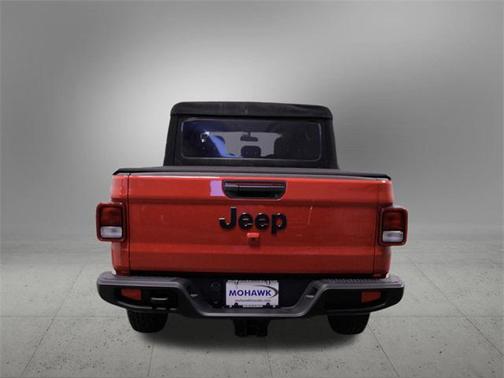 2022 Jeep Gladiator Sport S