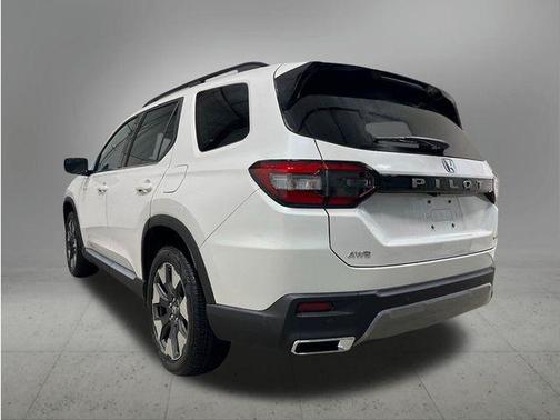White 2026 Honda Pilot Touring 8-Passenger