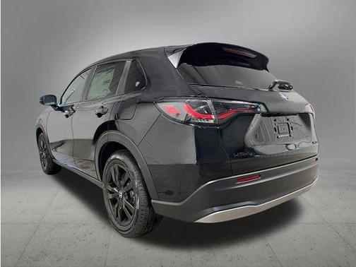 Crystal Black Pearl 2027 Honda HR-V Sport