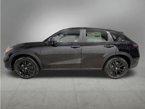 Crystal Black Pearl 2027 Honda HR-V Sport
