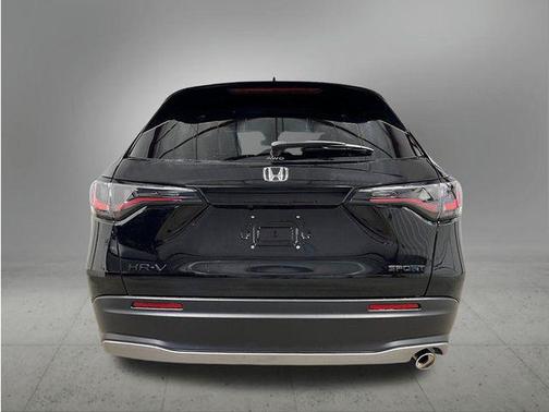 Crystal Black Pearl 2027 Honda HR-V Sport