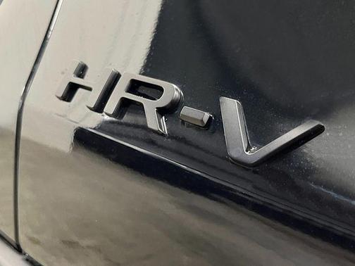 Crystal Black Pearl 2027 Honda HR-V Sport