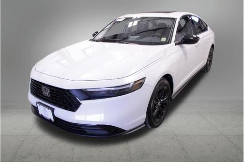 Platinum White Pearl 2025 Honda Accord SE