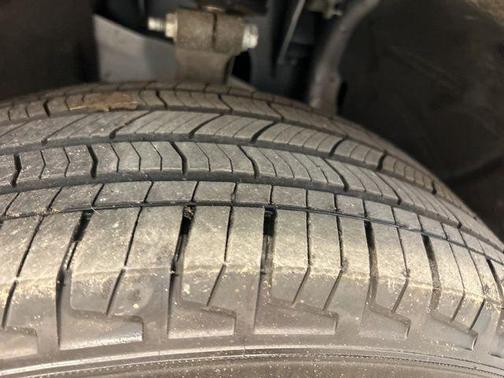 Bright White Clearcoat 2023 Jeep Grand Cherokee Limited