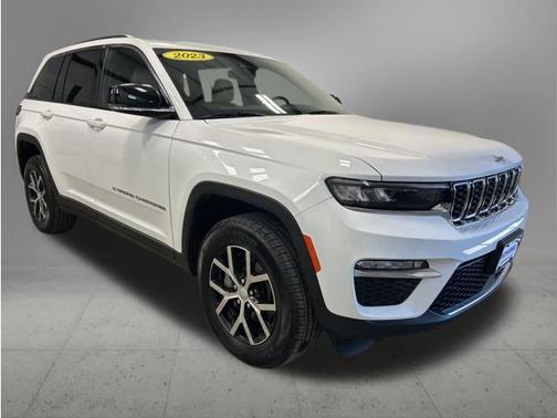 Bright White Clearcoat 2023 Jeep Grand Cherokee Limited