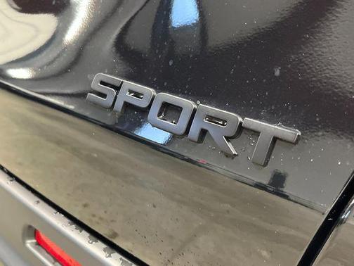 Crystal Black Pearl 2027 Honda HR-V Sport