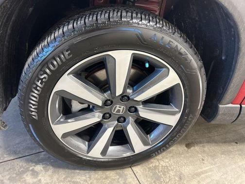 2025 Honda Pilot Touring 8-Passenger