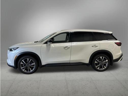 Majestic White 2024 INFINITI QX60 Luxe