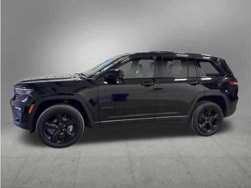 Diamond Black Crystal Pearlcoat 2023 Jeep Grand Cherokee Limited
