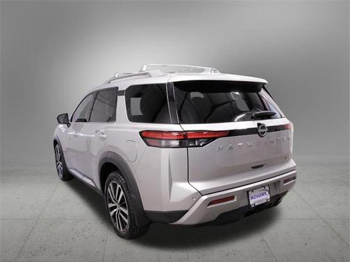 2023 Nissan Pathfinder Platinum 4WD