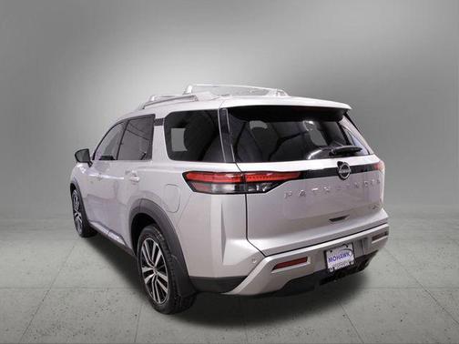 2023 Nissan Pathfinder Platinum 4WD