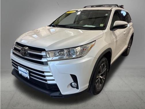 Blizzard Pearl 2019 Toyota Highlander LE Plus