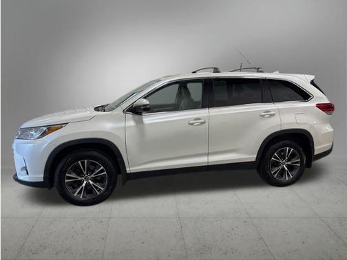Blizzard Pearl 2019 Toyota Highlander LE Plus