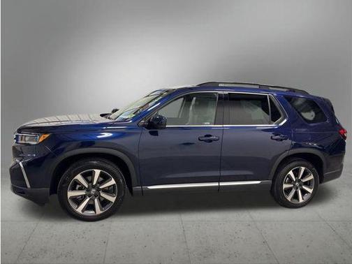 Obsidian Blue Pearl 2023 Honda Pilot Touring 8-Passenger