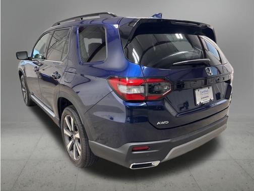 Obsidian Blue Pearl 2023 Honda Pilot Touring 8-Passenger
