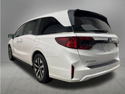 White 2026 Honda Odyssey EX-L