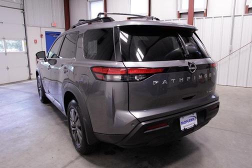 2022 Nissan Pathfinder SV 4WD