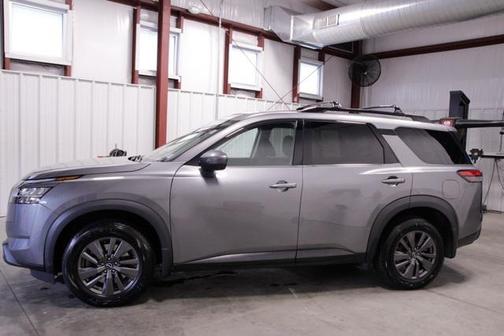 2022 Nissan Pathfinder SV 4WD